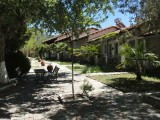 Kuća Olga Bungalovi, Toroni