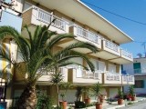 Vila Theo , Sarti