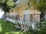 Vila Adam 1, Polihrono