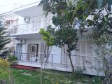 Vila Popi 1, Polihrono