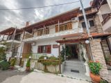 Vila Evgenia Lux, Ostrvo Amuljani