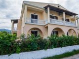 Blue Moon Apartments, Krf-Aharavi
