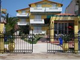 Kuća Kastro, Toroni